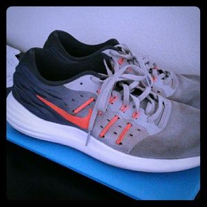 Nike Lunarstelos